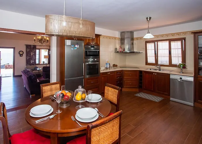 Casa Lola Lanzarote Piscina Climatizada Y Wifi Free Βίλα *